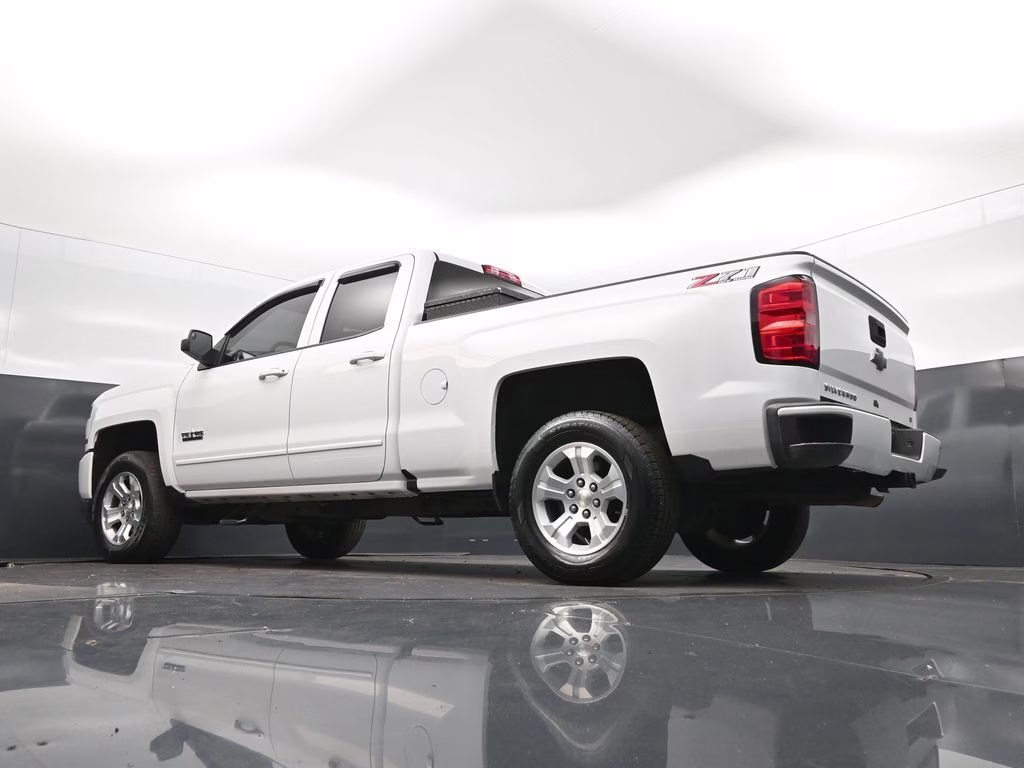 2018 Summit White Chevrolet Silverado 1500 LT 4X4 Truck
