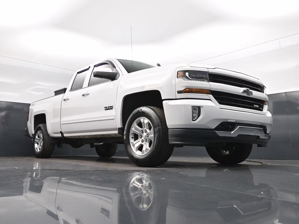 2018 Summit White Chevrolet Silverado 1500 LT 4X4 Truck