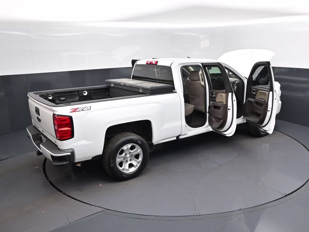 2018 Summit White Chevrolet Silverado 1500 LT 4X4 Truck