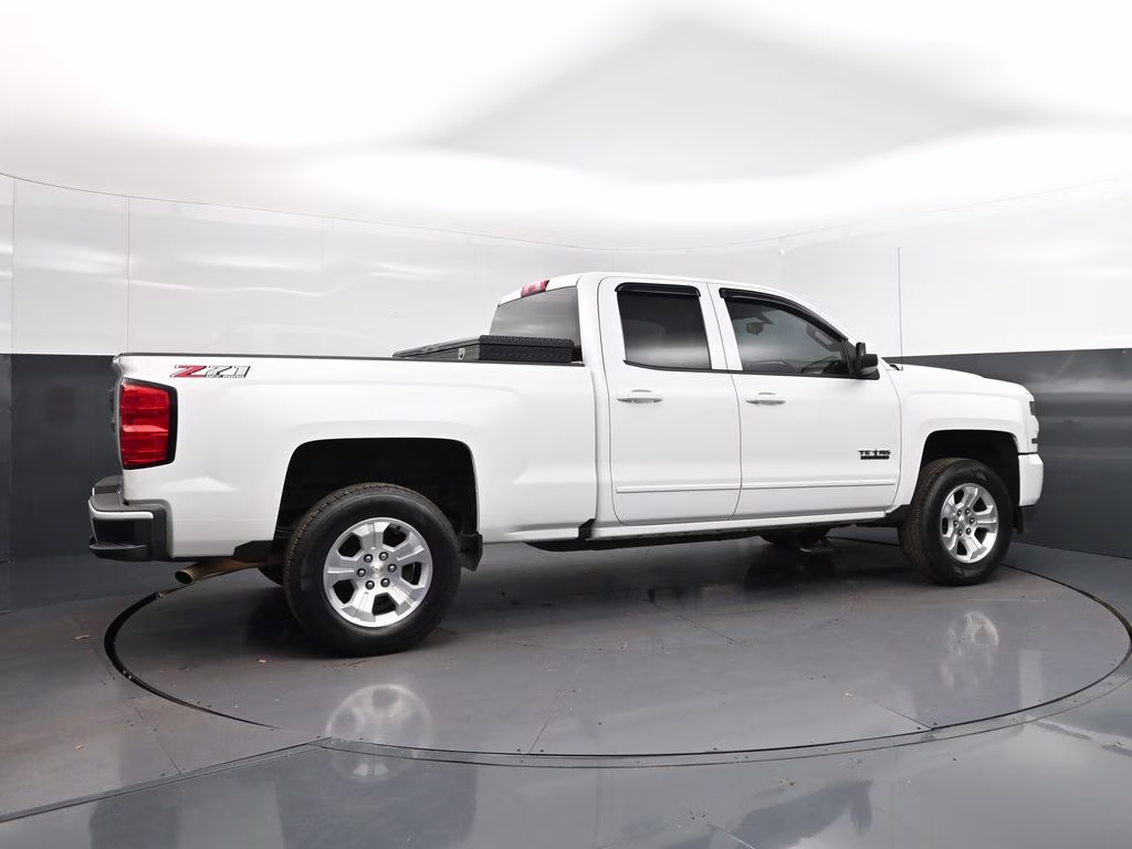 2018 Summit White Chevrolet Silverado 1500 LT 4X4 Truck