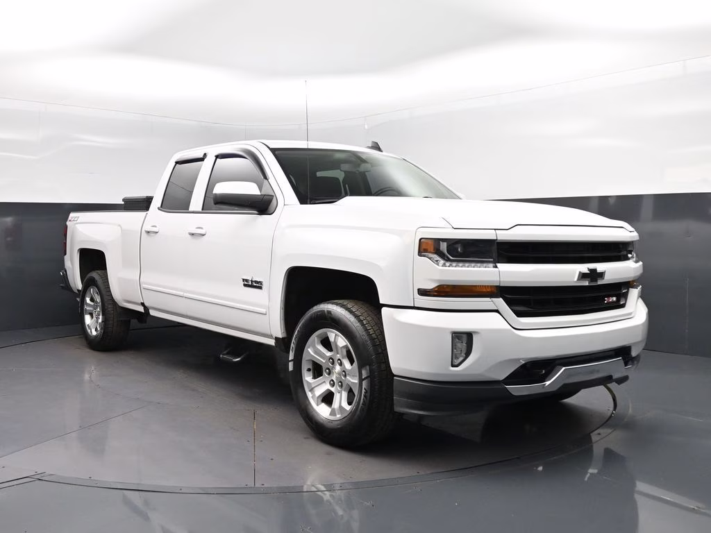 2018 Summit White Chevrolet Silverado 1500 LT 4X4 Truck