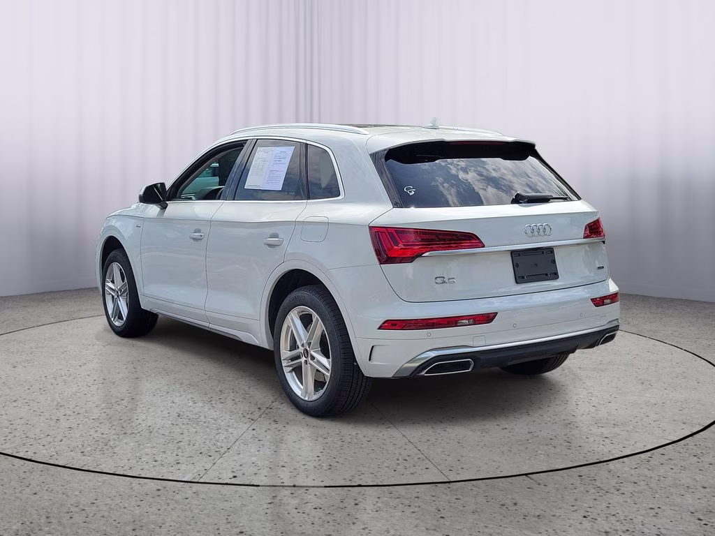 2024 Glacier White Metallic Audi Q5 e S line Premium Plus AWD SUV
