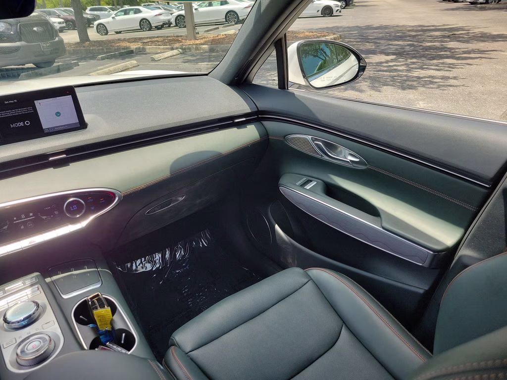 2023 Uyuni White Genesis GV70 2.5T AWD SUV