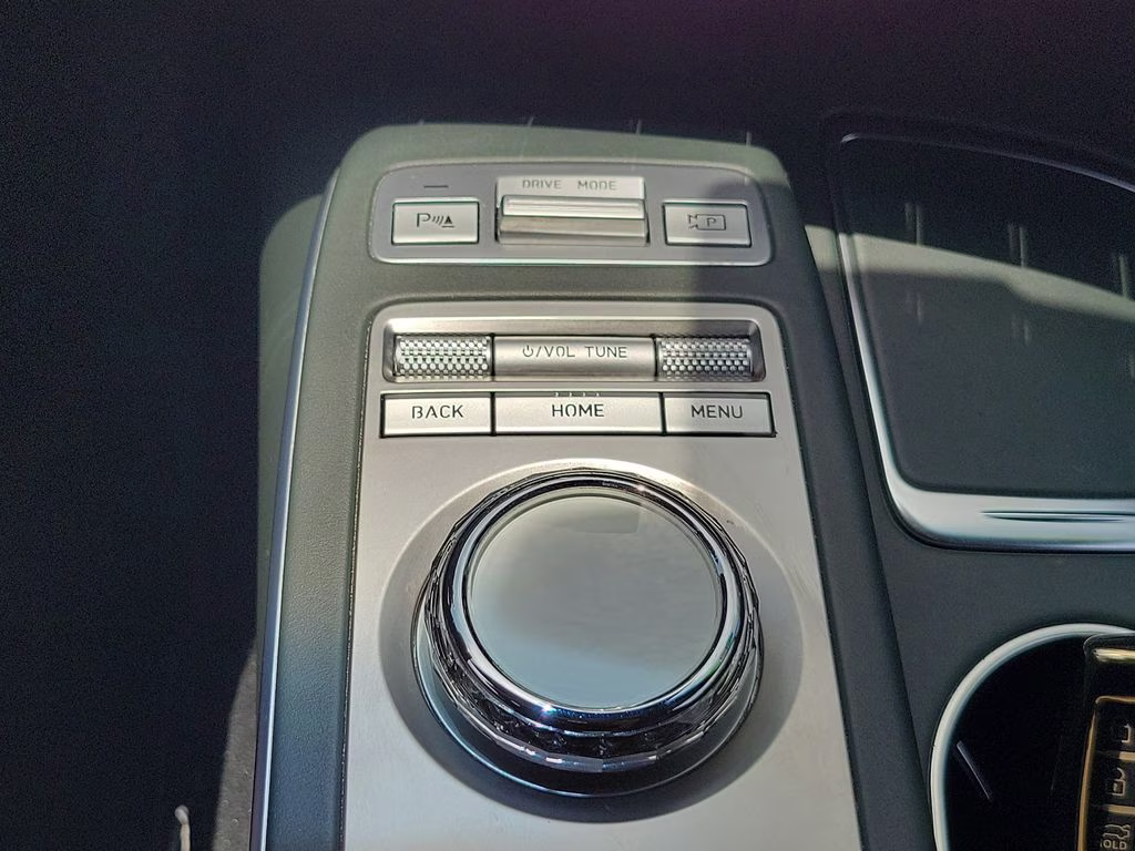 2023 Uyuni White Genesis GV70 2.5T AWD SUV