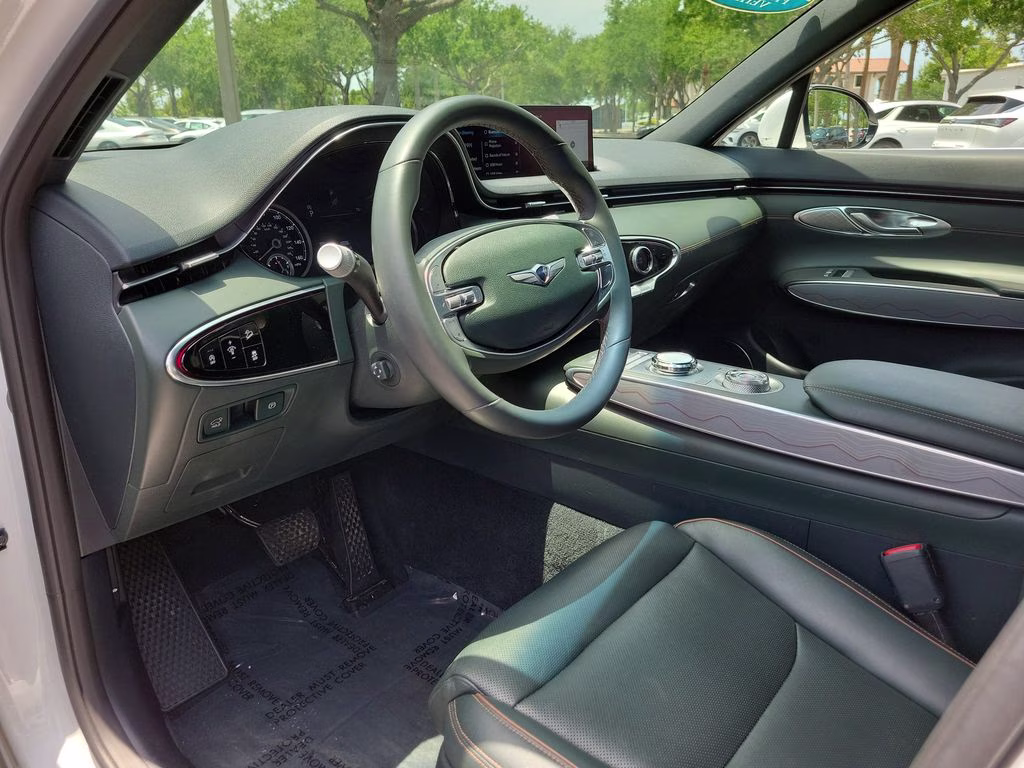 2023 Uyuni White Genesis GV70 2.5T Advanced AWD SUV