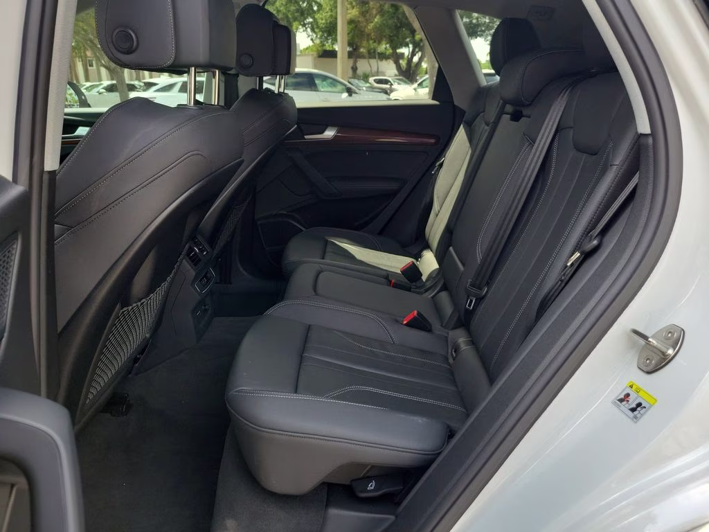 2024 Glacier White Metallic Audi Q5 e S line Premium Plus AWD SUV