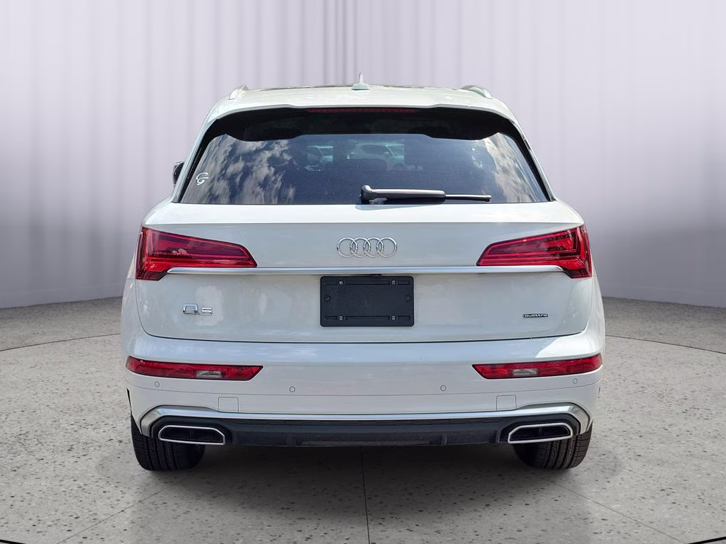 2024 Glacier White Metallic Audi Q5 e S line Premium Plus AWD SUV