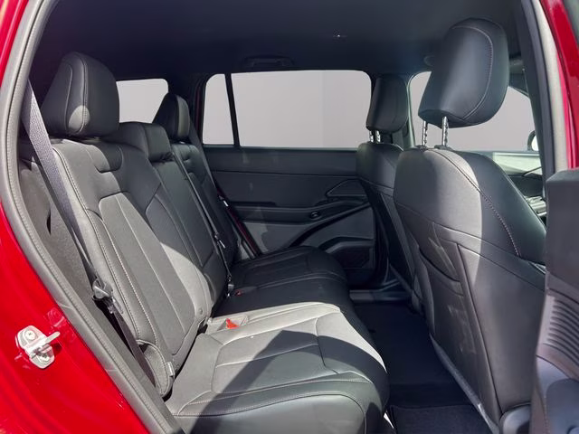 2026 Red Hot Pearlcoat Jeep Cherokee Limited 4X4 SUV