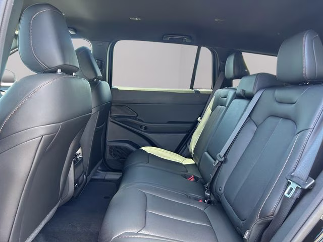 2026 Diamond Black Crystal Pearlcoat Jeep Cherokee Limited 4X4 SUV