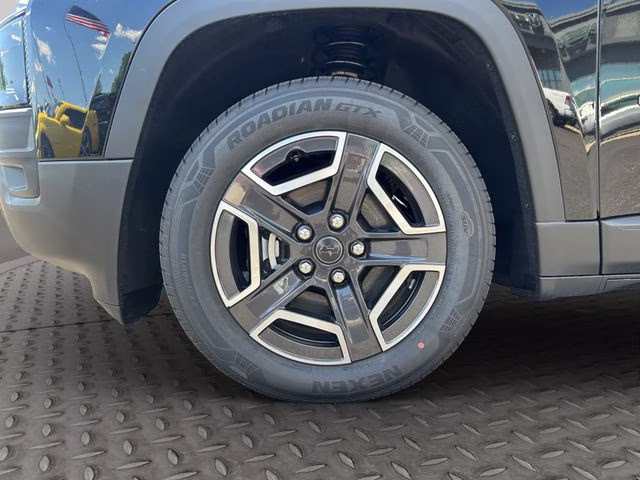2026 Diamond Black Crystal Pearlcoat Jeep Cherokee Limited 4X4 SUV