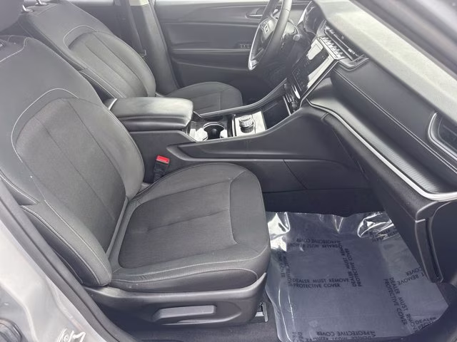 2023 Silver Zynith Jeep Grand Cherokee L Laredo RWD SUV