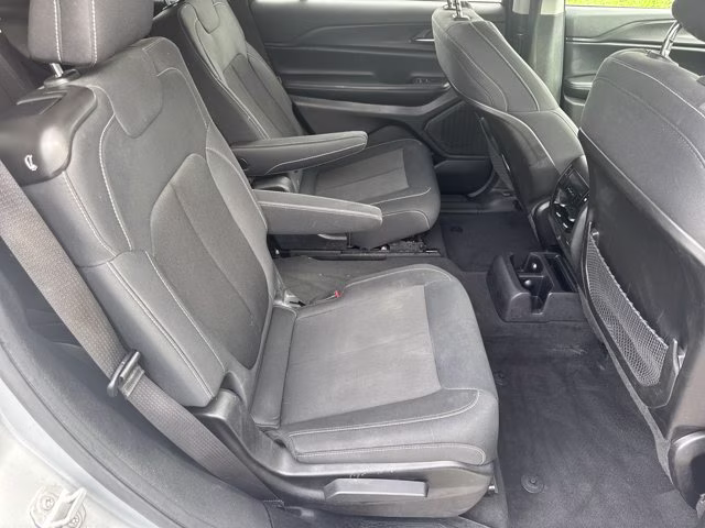 2023 Silver Zynith Jeep Grand Cherokee L Laredo RWD SUV