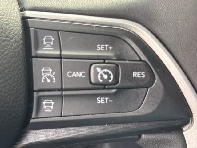2023 Silver Zynith Jeep Grand Cherokee L Laredo RWD SUV