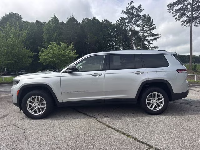 2023 Silver Zynith Jeep Grand Cherokee L Laredo RWD SUV
