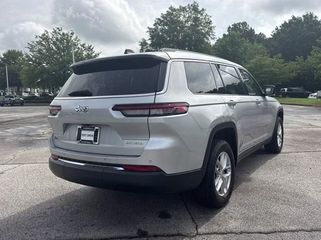 2023 Silver Zynith Jeep Grand Cherokee L Laredo RWD SUV