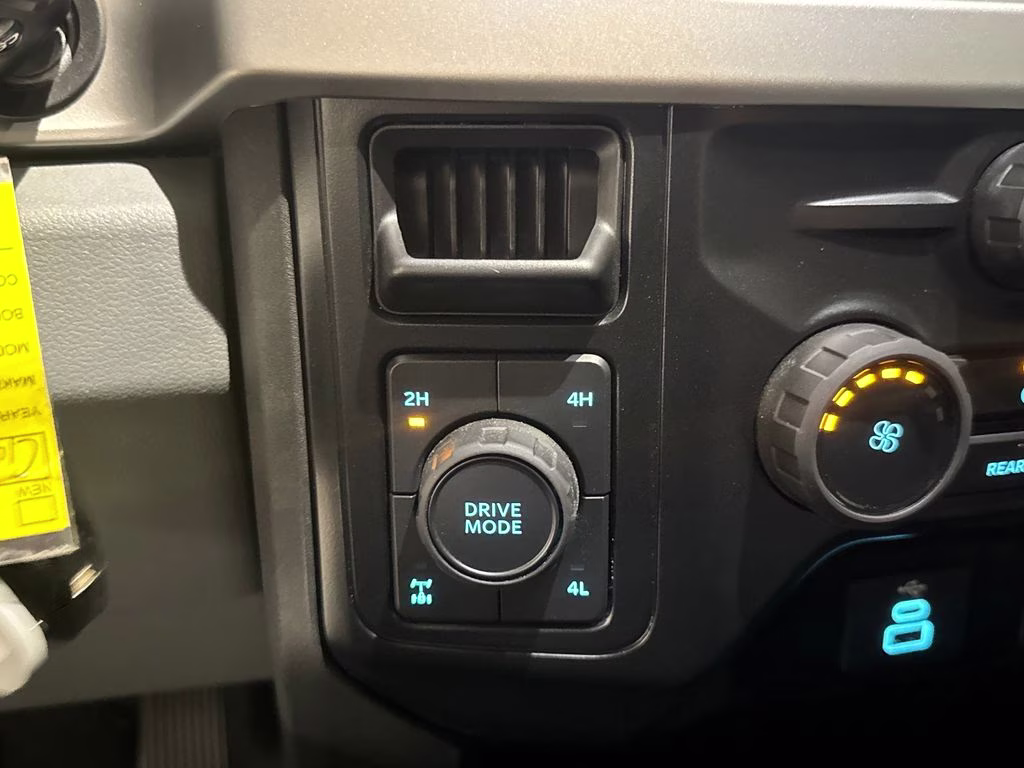 2025 Avalanche Ford Super Duty F-250 SRW XL 4X4 Truck