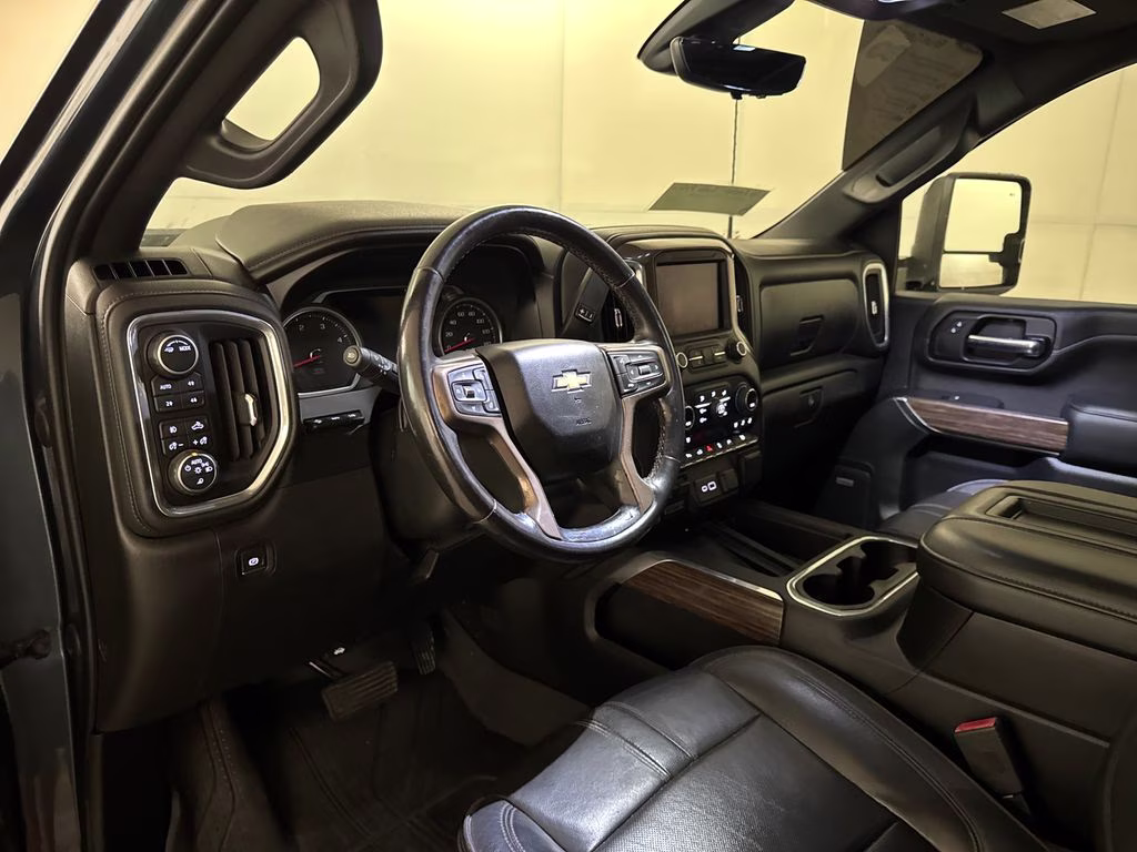 2020 Shadow Gray Metallic Chevrolet Silverado 2500HD High Country 4X4 Truck