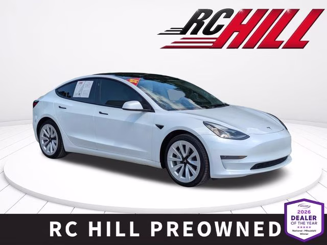 2021 Tesla Model 3 Standard Range Plus's photo