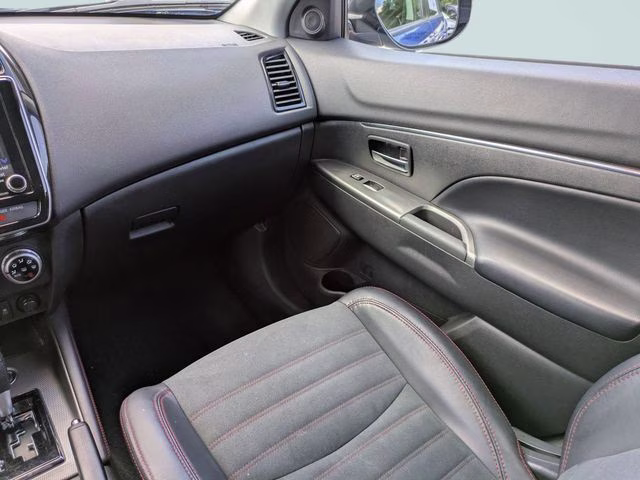 2024 Octane Blue Metallic Mitsubishi Outlander Sport 2.0 SE 4X4 SUV
