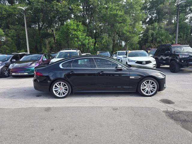 2022 Santorini Black Metallic Jaguar XF R-Dynamic SE AWD Sedan