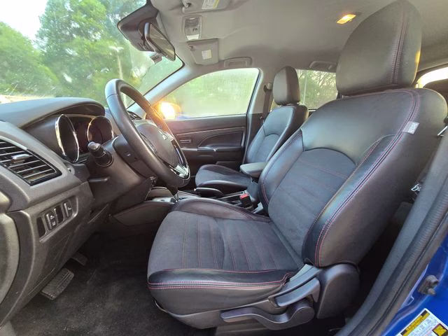 2024 Octane Blue Metallic Mitsubishi Outlander Sport 2.0 SE 4X4 SUV