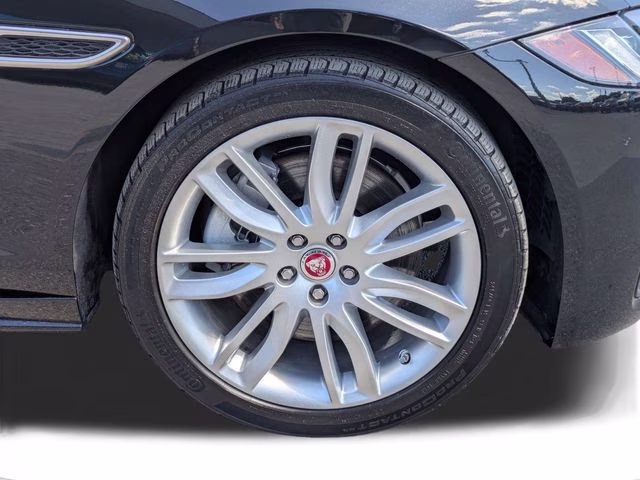 2022 Santorini Black Metallic Jaguar XF R-Dynamic SE AWD Sedan