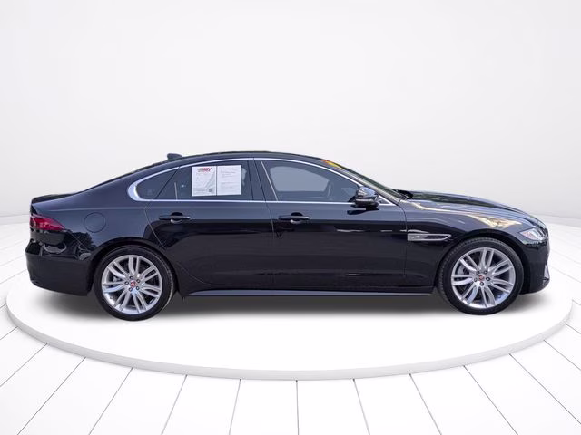2022 Santorini Black Metallic Jaguar XF R-Dynamic SE AWD Sedan