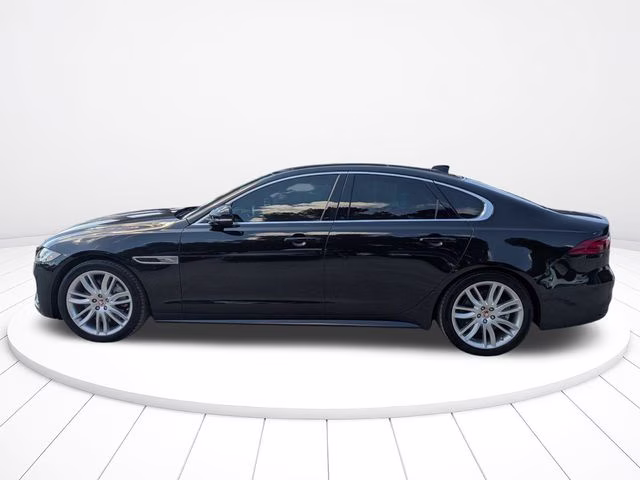 2022 Santorini Black Metallic Jaguar XF R-Dynamic SE AWD Sedan