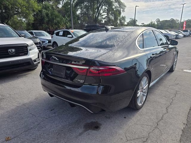 2022 Santorini Black Metallic Jaguar XF R-Dynamic SE AWD Sedan