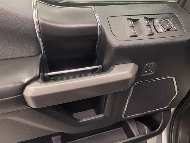 2020 Silver Metallic Ford F-150 Platinum 4X4 Truck