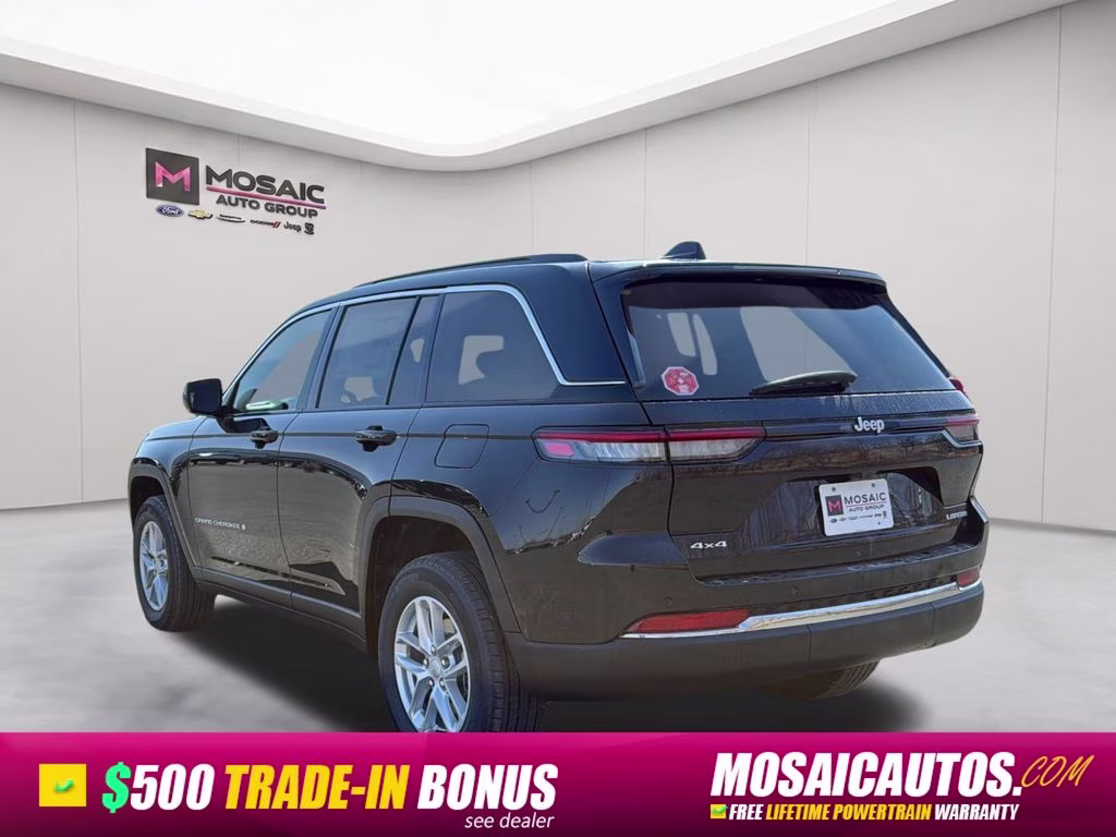 2026 Diamond Black Crystal Pearlcoat Jeep Grand Cherokee Laredo X 4X4 SUV