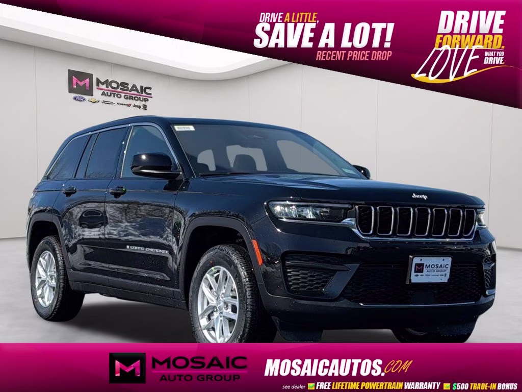 2026 Diamond Black Crystal Pearlcoat Jeep Grand Cherokee Laredo 4X4 SUV