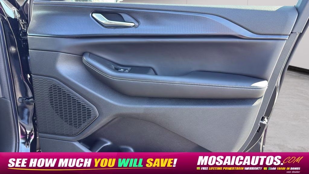 2026 Diamond Black Crystal Pearlcoat Jeep Grand Cherokee Laredo 4X4 SUV