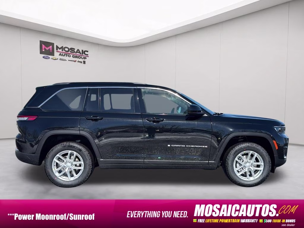 2026 Diamond Black Crystal Pearlcoat Jeep Grand Cherokee Laredo 4X4 SUV