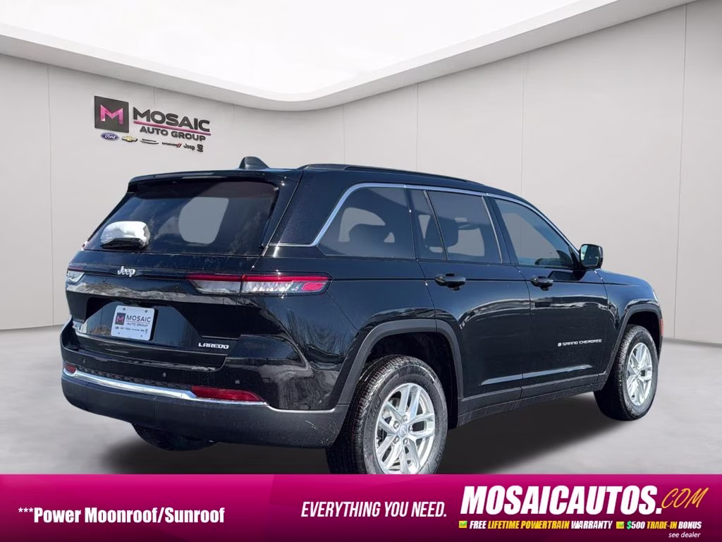 2026 Diamond Black Crystal Pearlcoat Jeep Grand Cherokee Laredo 4X4 SUV