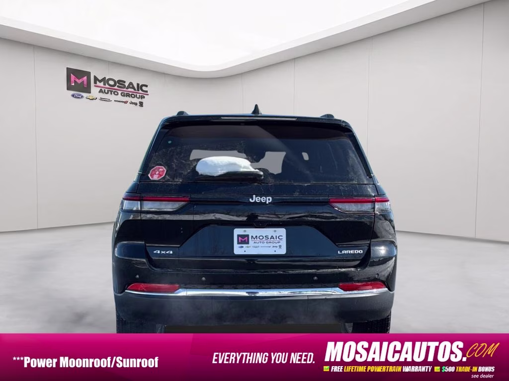 2026 Diamond Black Crystal Pearlcoat Jeep Grand Cherokee Laredo 4X4 SUV