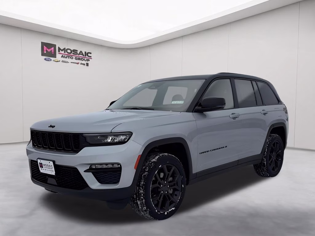 2025 Silver Zynith Jeep Grand Cherokee Limited Blackout Model 4X4 SUV