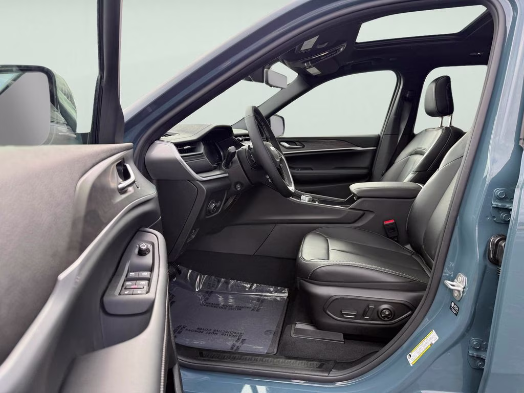 2026 Steel Blue Jeep Grand Cherokee Limited 4X4 SUV