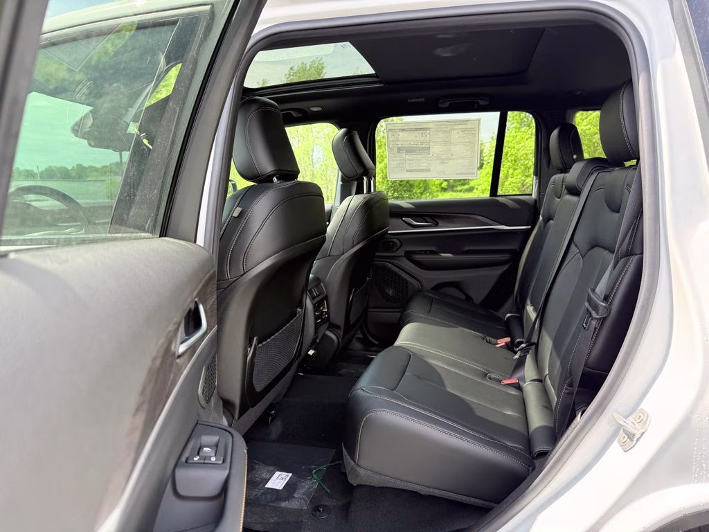 2026 Bright White Clearcoat Jeep Grand Cherokee 4X4 SUV