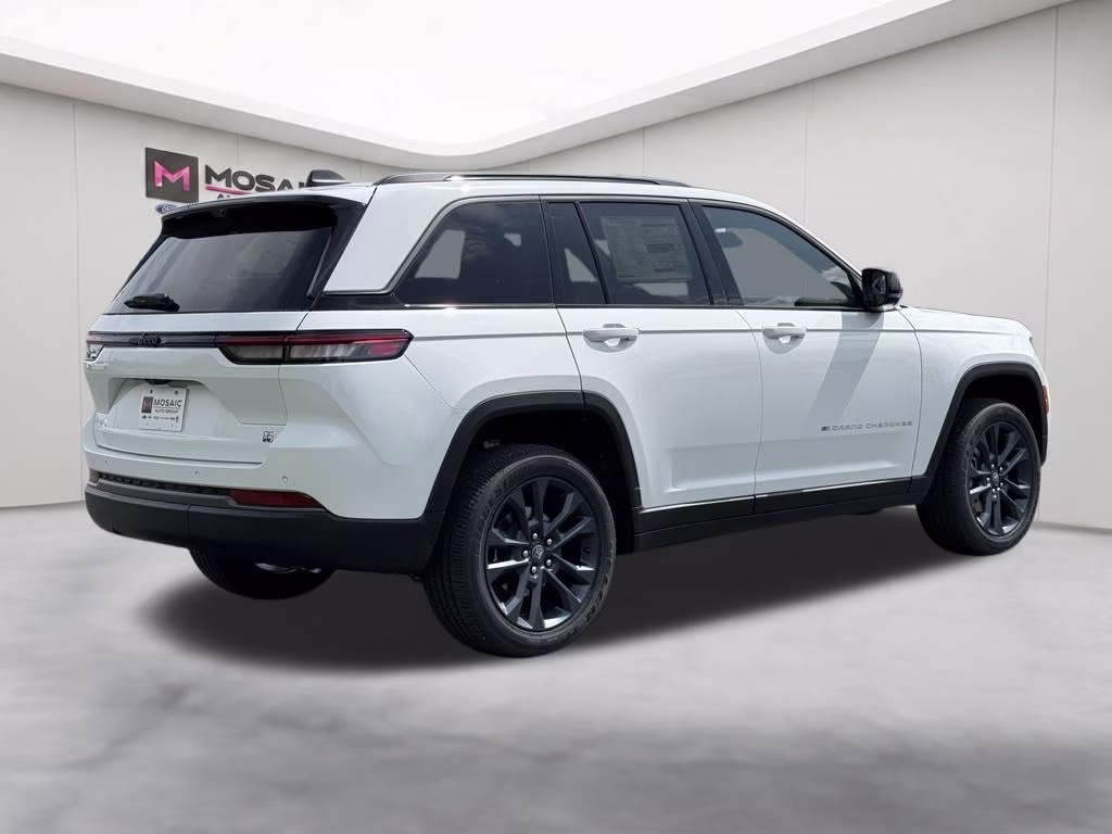 2026 Bright White Clearcoat Jeep Grand Cherokee 4X4 SUV