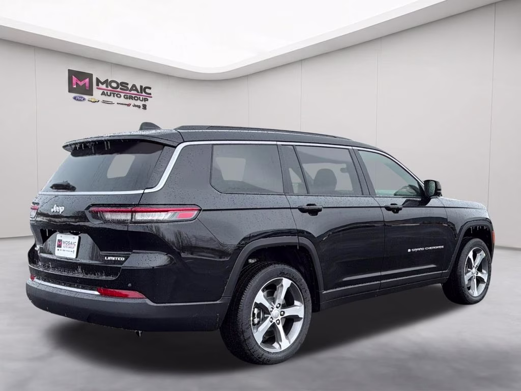 2026 Diamond Black Crystal Pearlcoat Jeep Grand Cherokee L Limited 4X4 SUV