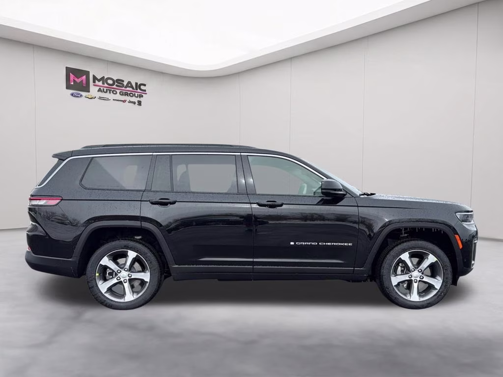 2026 Diamond Black Crystal Pearlcoat Jeep Grand Cherokee L Limited 4X4 SUV