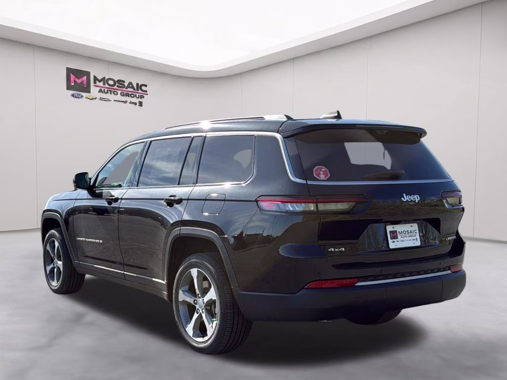 2026 Diamond Black Crystal Pearlcoat Jeep Grand Cherokee L Limited 4X4 SUV