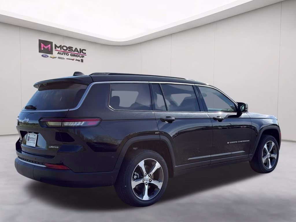 2026 Diamond Black Crystal Pearlcoat Jeep Grand Cherokee L Limited 4X4 SUV