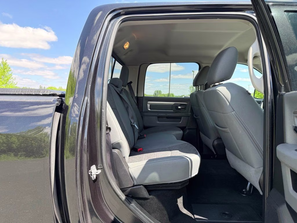 2016 Brilliant Black Crystal Pearlcoat Ram 1500 Big Horn 4X4 Truck