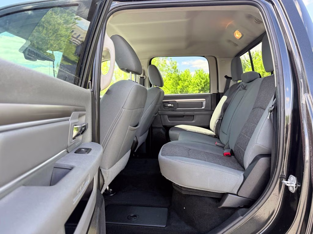 2016 Brilliant Black Crystal Pearlcoat Ram 1500 Big Horn 4X4 Truck