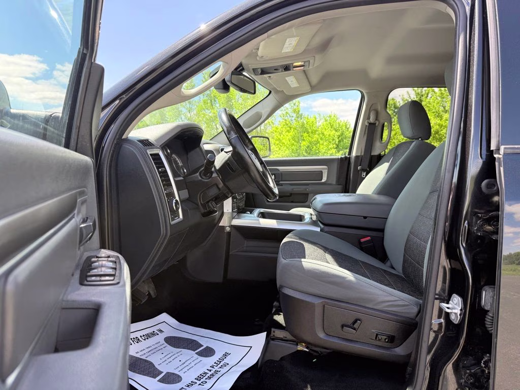 2016 Brilliant Black Crystal Pearlcoat Ram 1500 Big Horn 4X4 Truck