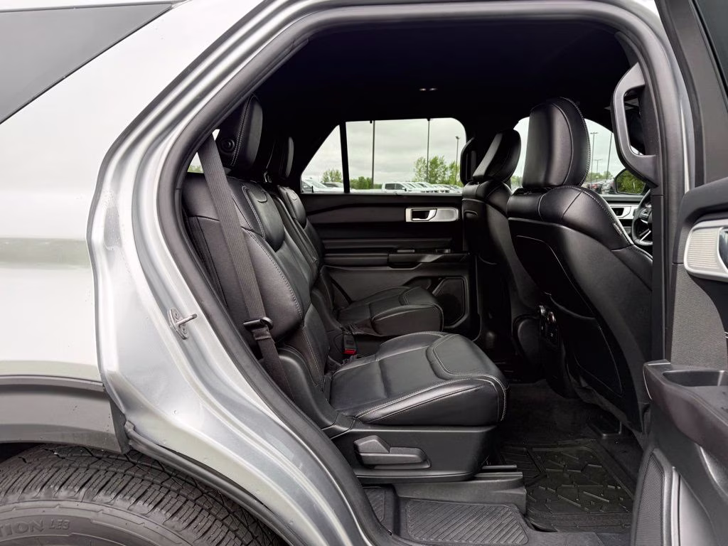 2020 Silver Metallic Ford Explorer ST 4X4 SUV