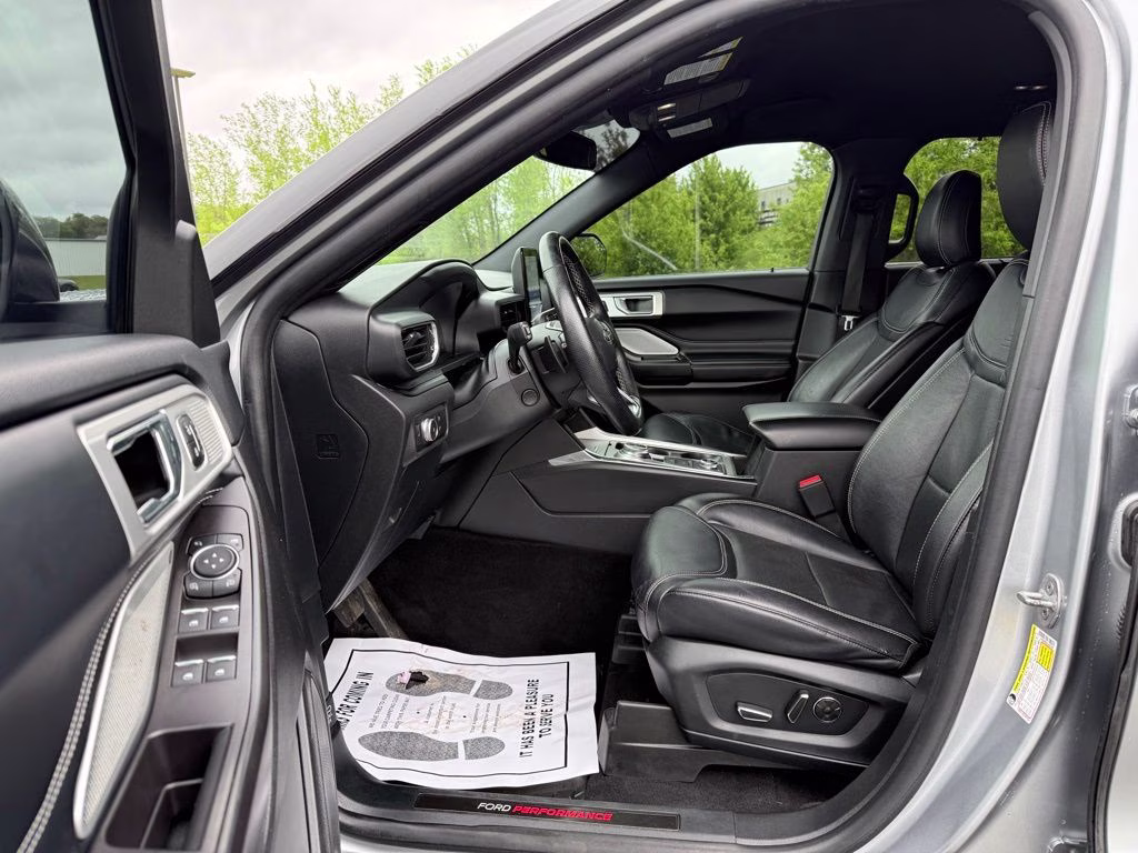 2020 Silver Metallic Ford Explorer ST 4X4 SUV