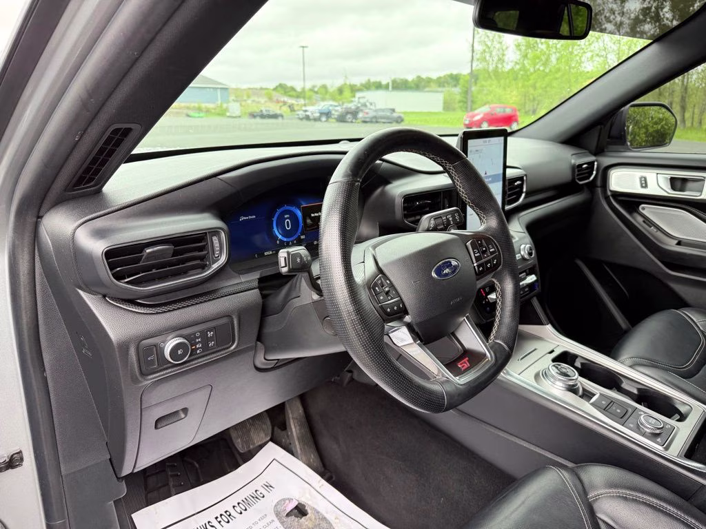 2020 Silver Metallic Ford Explorer ST 4X4 SUV